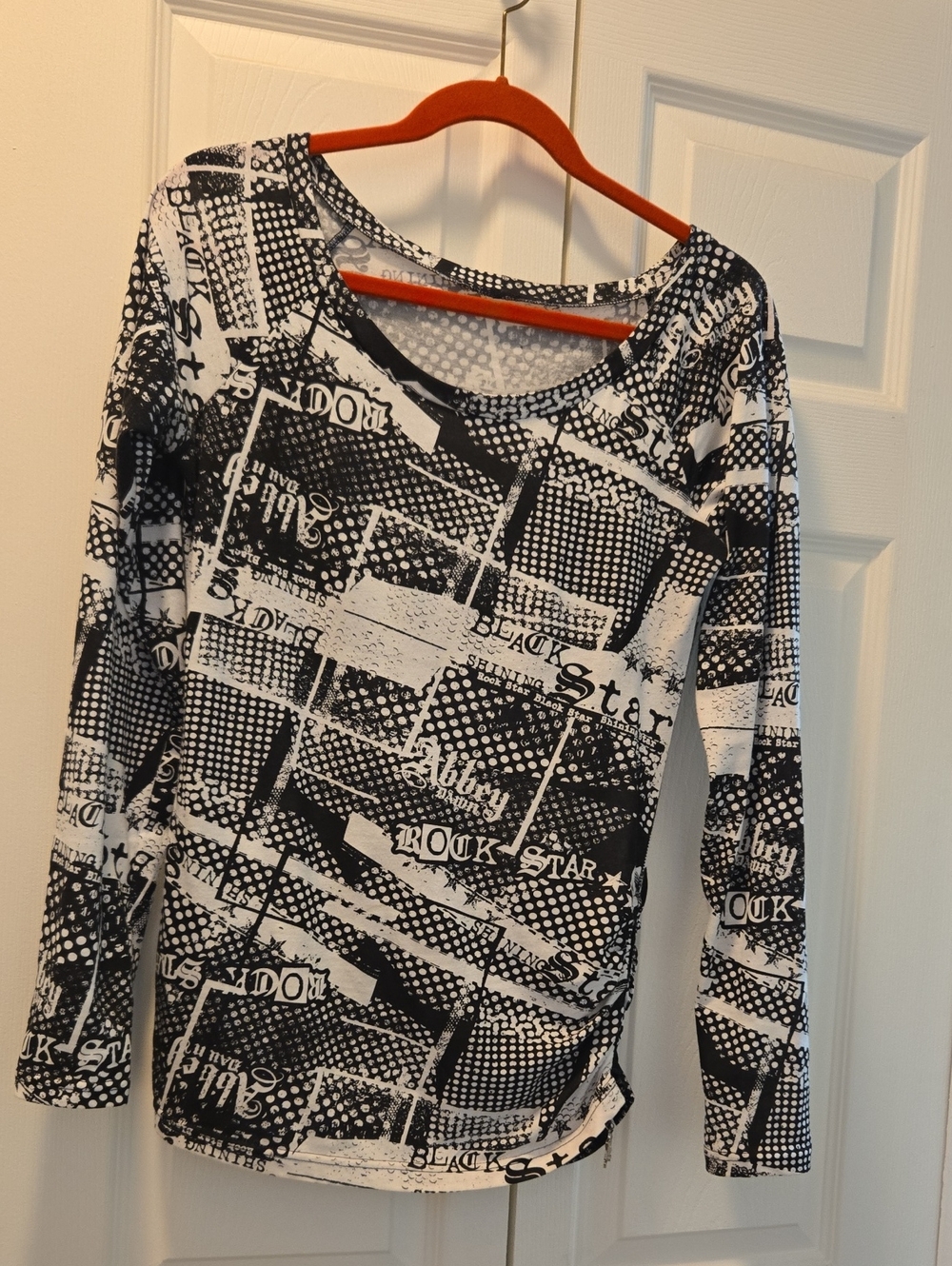 Black & White Graphic Long Sleeve Top